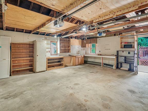 57 Lilac Lane, 29481 Lead Town