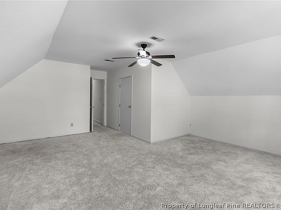 56 Goldcrest Avenue, 32415 Silver Town