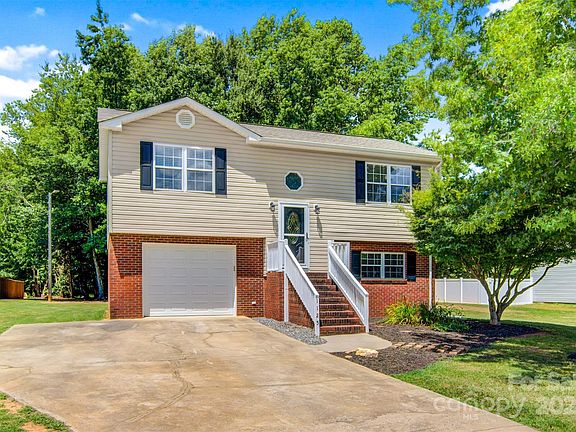 156 Fir Street, 28745 Iron Town