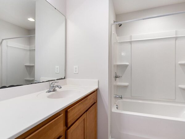 123 Oak Street, 67890 Copper Town