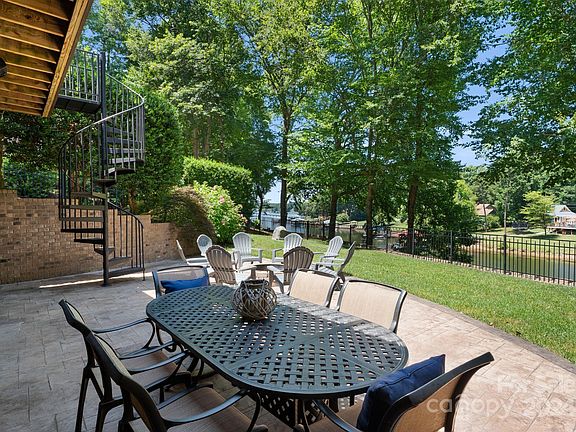 15 Aspen Street, 92817 Aluminum City