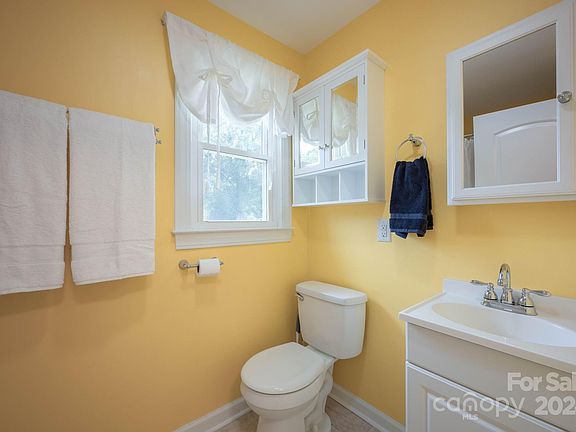 89 Ivy Lane, 45321 Iron Town