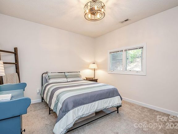 27 Willow St, 83601 Iron City