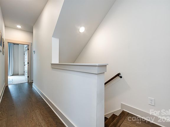 142 Quince St, 37562 Quartz Town