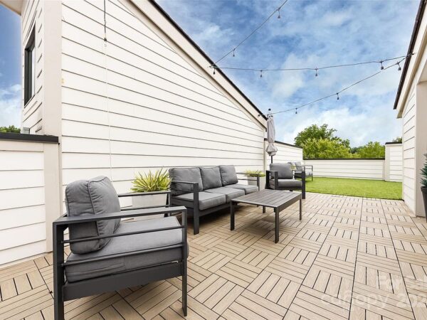 142 Quince St, 37562 Quartz Town