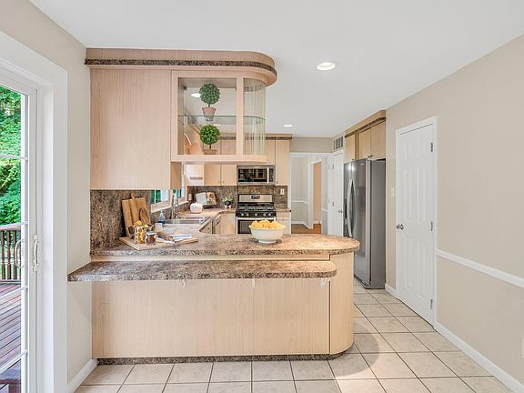 57 Lilac Lane, 29481 Lead Town
