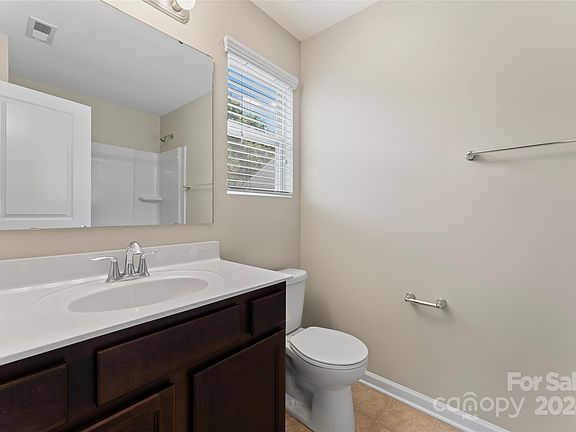83 Oak Street, 34957 Onyx Town