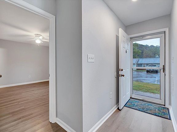 142 Quartz Street, 62954 Nickel City