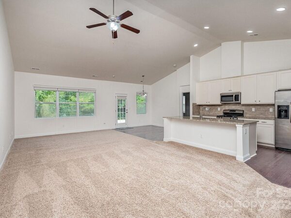 72 Green Tree, 34829 Gold Town