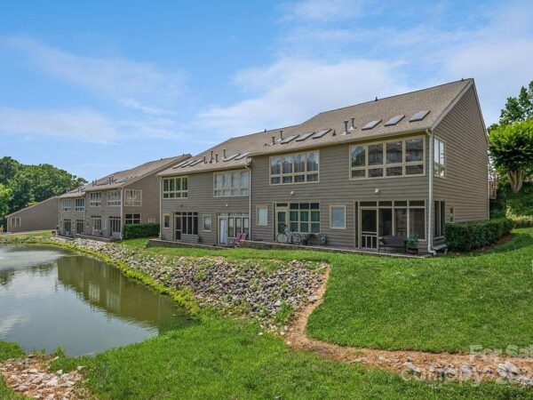27 Willow St, 83601 Iron City