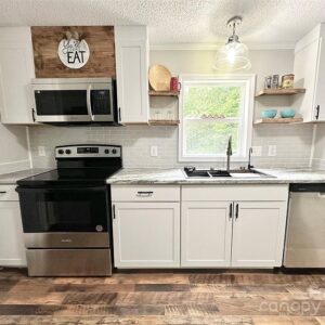 159 Rosewood Street, 48291 Ironville