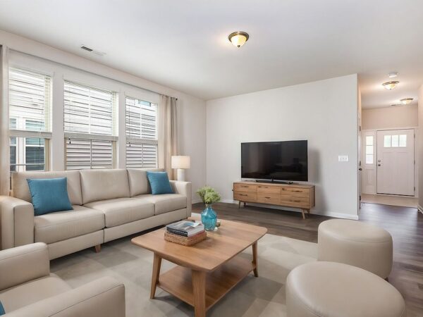 123 Oak Street, 67890 Copper Town