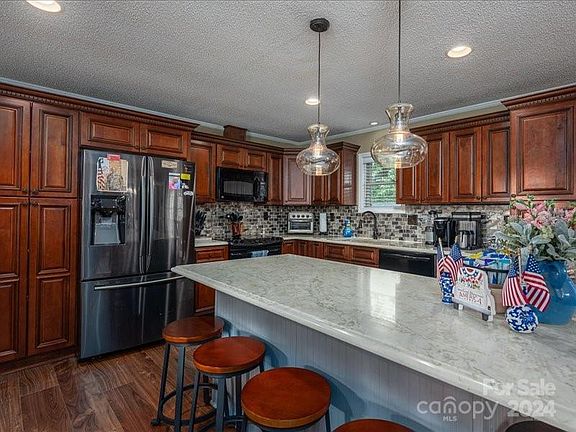 23 Fir Street, 86753 Iron Town