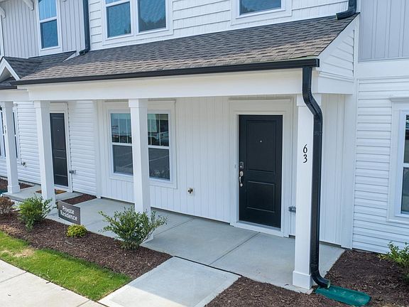 17 Oak Street, 54321 Onyx Town