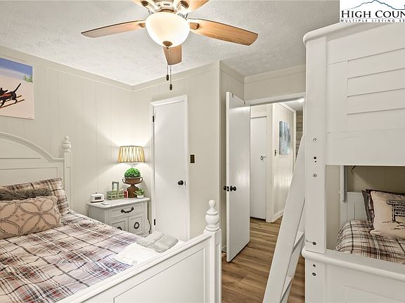 72 Greenbriar Drive, 48123 Gold City