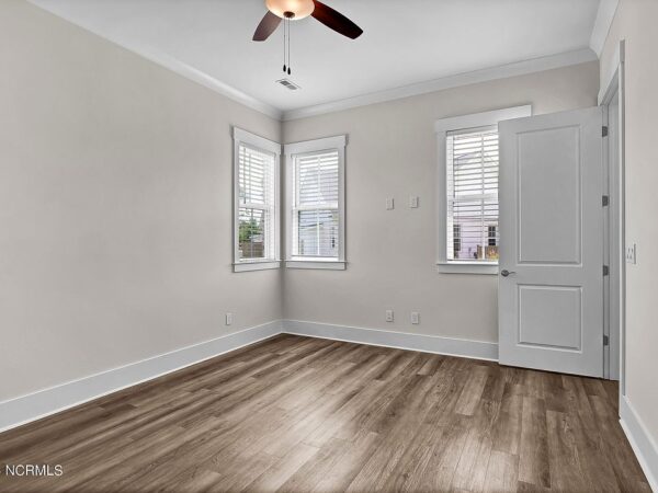42 Jasmine Street, 12345 Iron Town