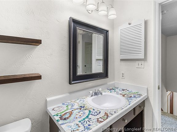 56 Goldcrest Avenue, 32415 Silver Town