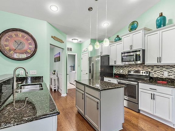 134 Yellow Tulip Street, 47290 Iron Town