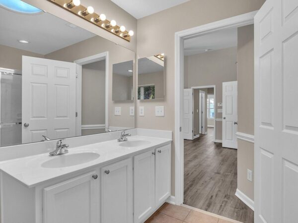 84 Violet Street, 72931 Vanadium City