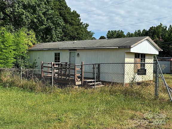 54 Elm Street, 38420 Emerald Town