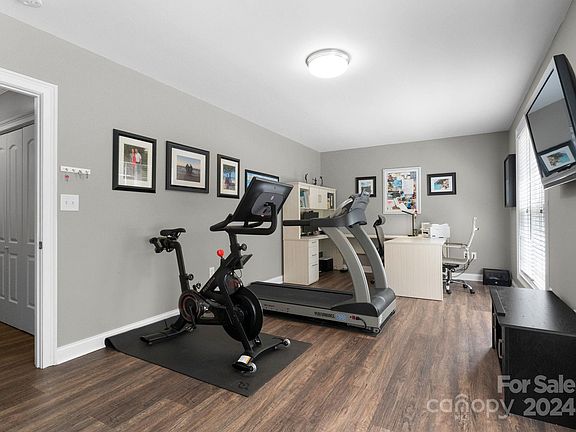 15 Aspen Street, 92817 Aluminum City