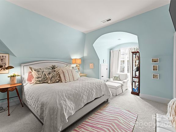 72 Lilac Lane, 23918 Iron City