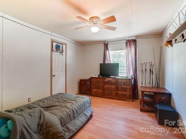 154 Kingfisher Road, 87654 Krypton City