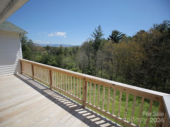 27 Kalmia Street, 47516 Nickel Town