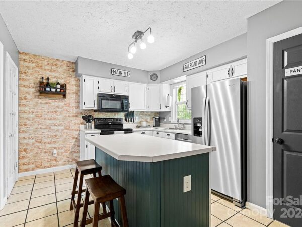 73 Dahlia Street, 48216 Copper City