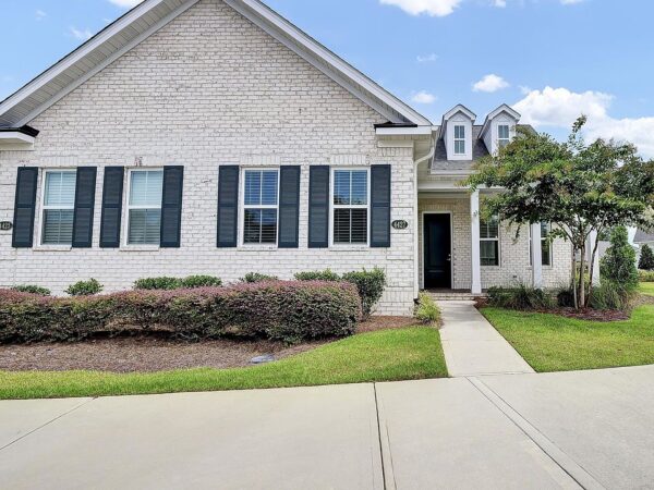 42 Jasmine Street, 12345 Iron Town