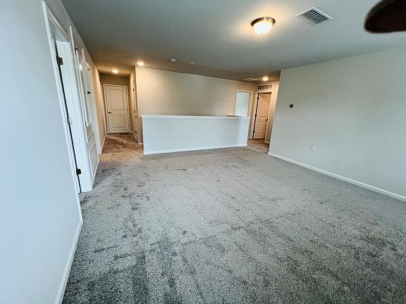 17 Lilac Lane, 92014 Gold Town
