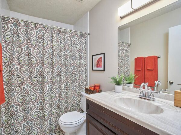 175 Gardenia, 48290 Gold City