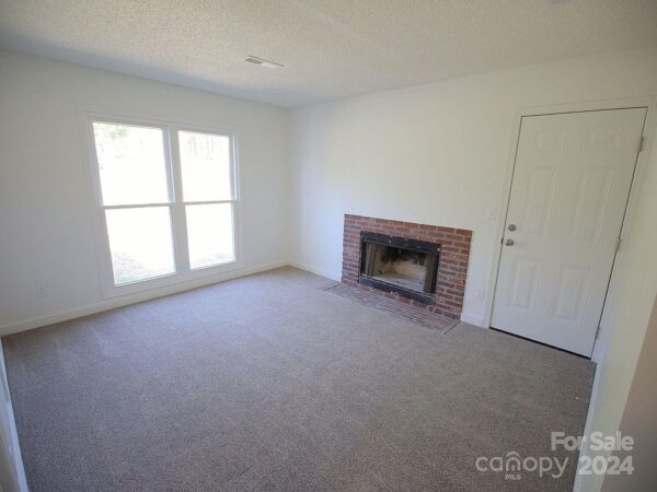 27 Kalmia Street, 47516 Nickel Town