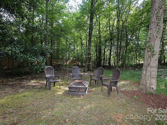 45 Yellowwood Street, 23847 Gold Town