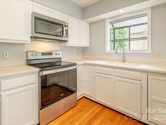 45 Holly Street, 78234 Gold Town