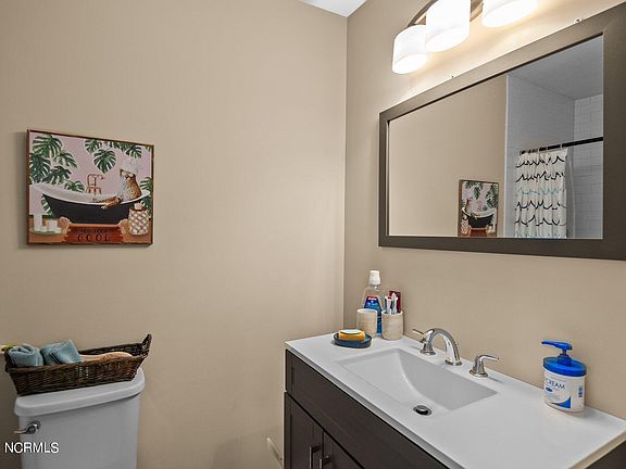 153 Maple, 48261 Mercury City