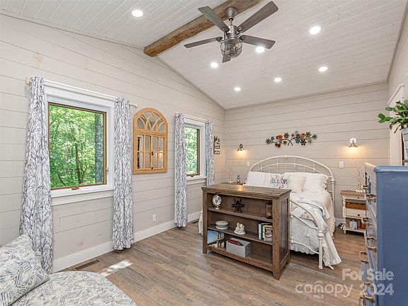 52 Nectarine Street, 89475 Nickel Town