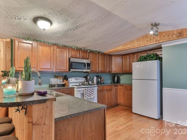 112 Rosewood, 47629 Rhodium City