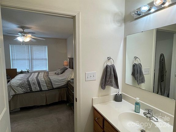 83 Fuchsia Avenue, 47205 Copper City