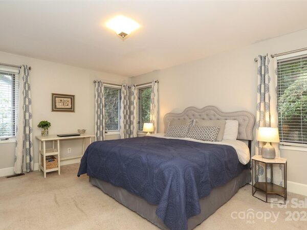 45 Yellowwood Street, 23847 Gold Town