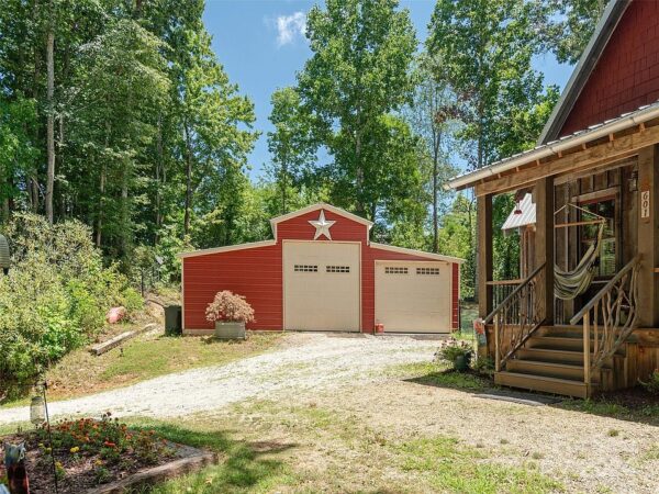 52 Nectarine Street, 89475 Nickel Town