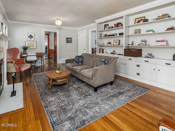 142 Willow Street, 90821 Steel City