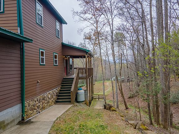 102 Violet Street, 48572 Vanadium City