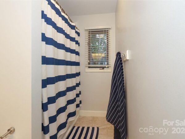 45 Yellowwood Street, 23847 Gold Town