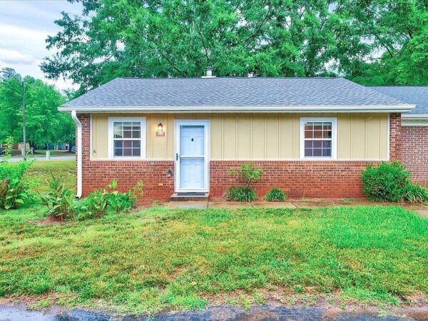 142 Quartz Street, 62954 Nickel City