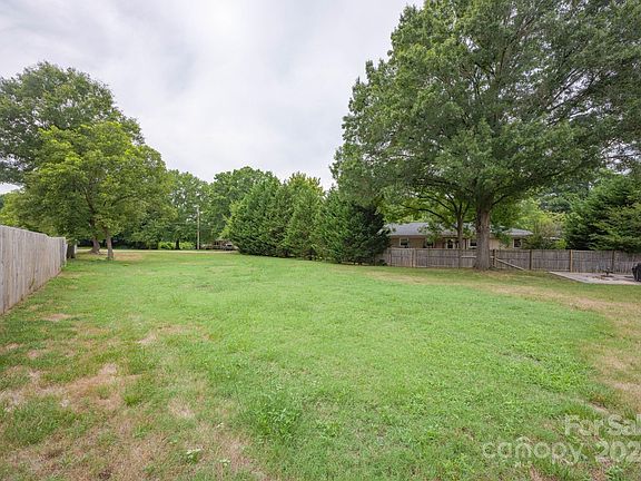 89 Ivy Lane, 45321 Iron Town
