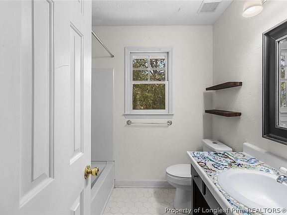56 Goldcrest Avenue, 32415 Silver Town