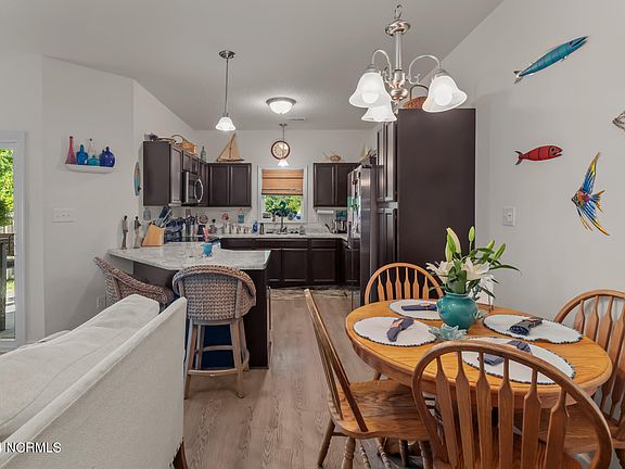 47 Greenbriar Lane, 63849 Gold City