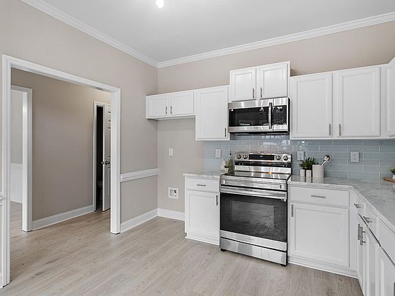 96 Umbrella St., 12345 Steel Town