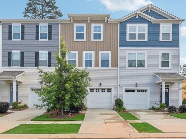 23 Zinnia Street, 67890 Platinum City